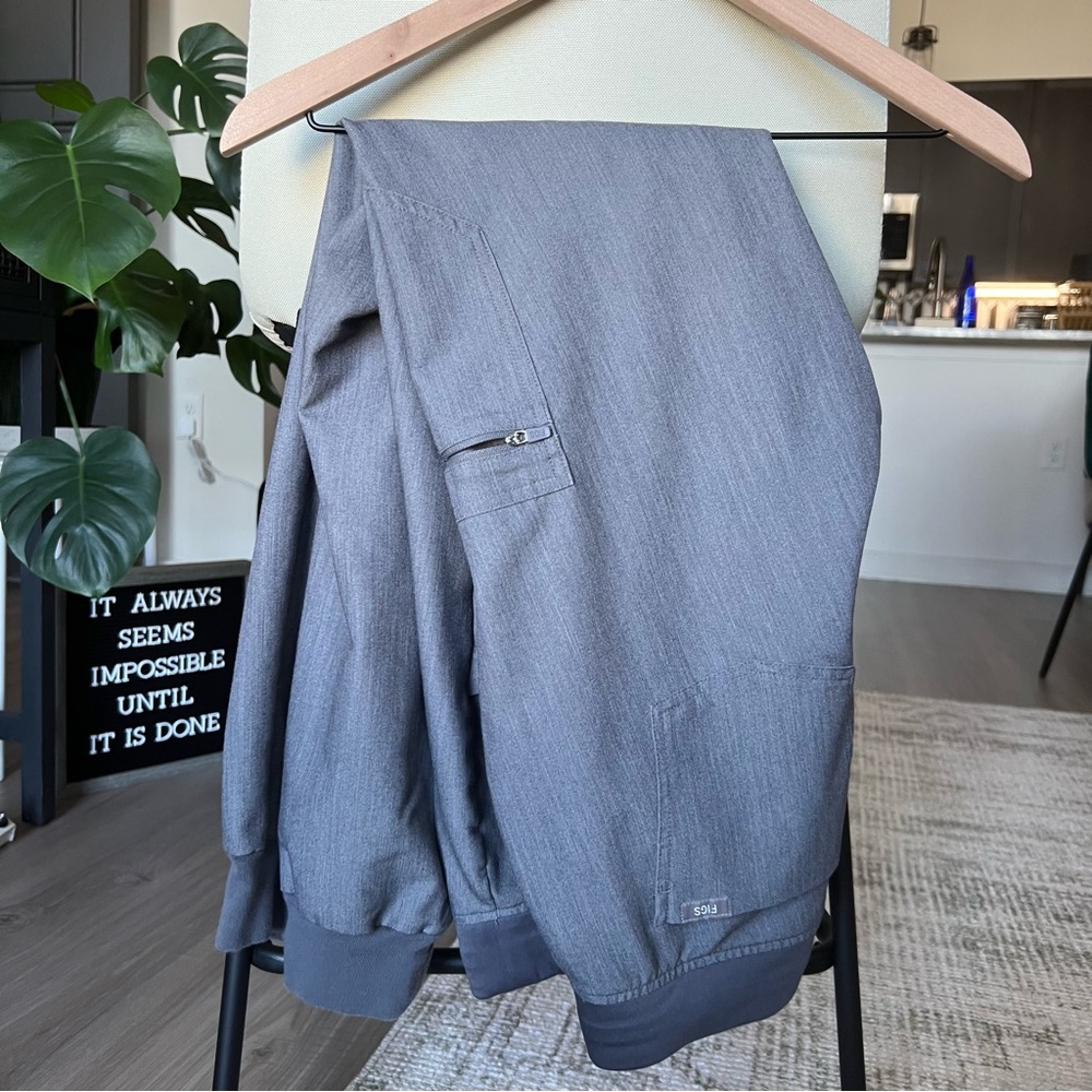 Figs Grey Joggers - M Long